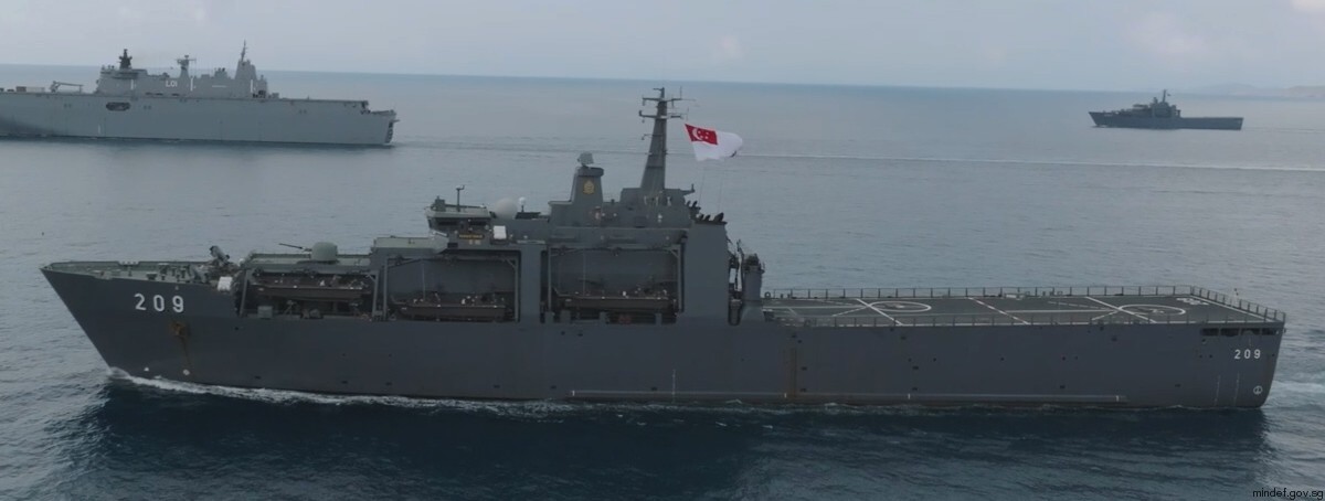 209 rss persistance endurance class amphibious transport dock landing ship lpd republic singapore navy 04