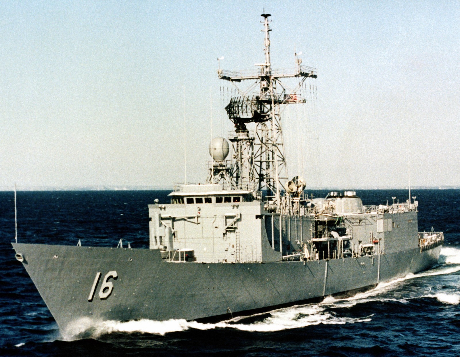 ffg-16 uss clifton sprague oliver hazard perry class gabya frigate f-490 tcg gaziantep turkish navy 02