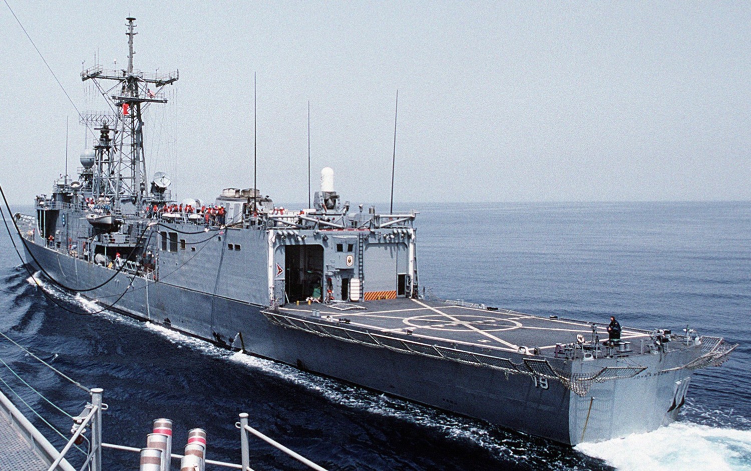 ffg-19 uss john a. moore oh perry class gabya frigate turkish navy f-495 tcg gediz