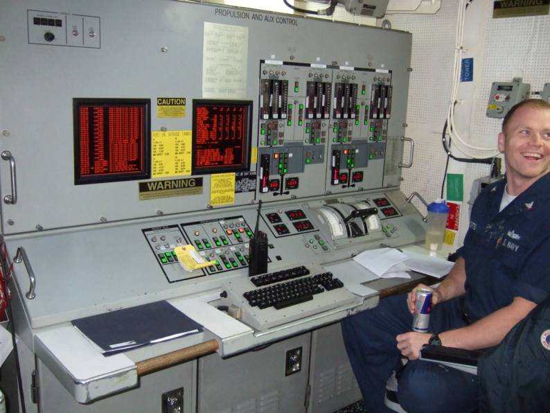 USS McFaul DDG 74 - propulsion and aux control