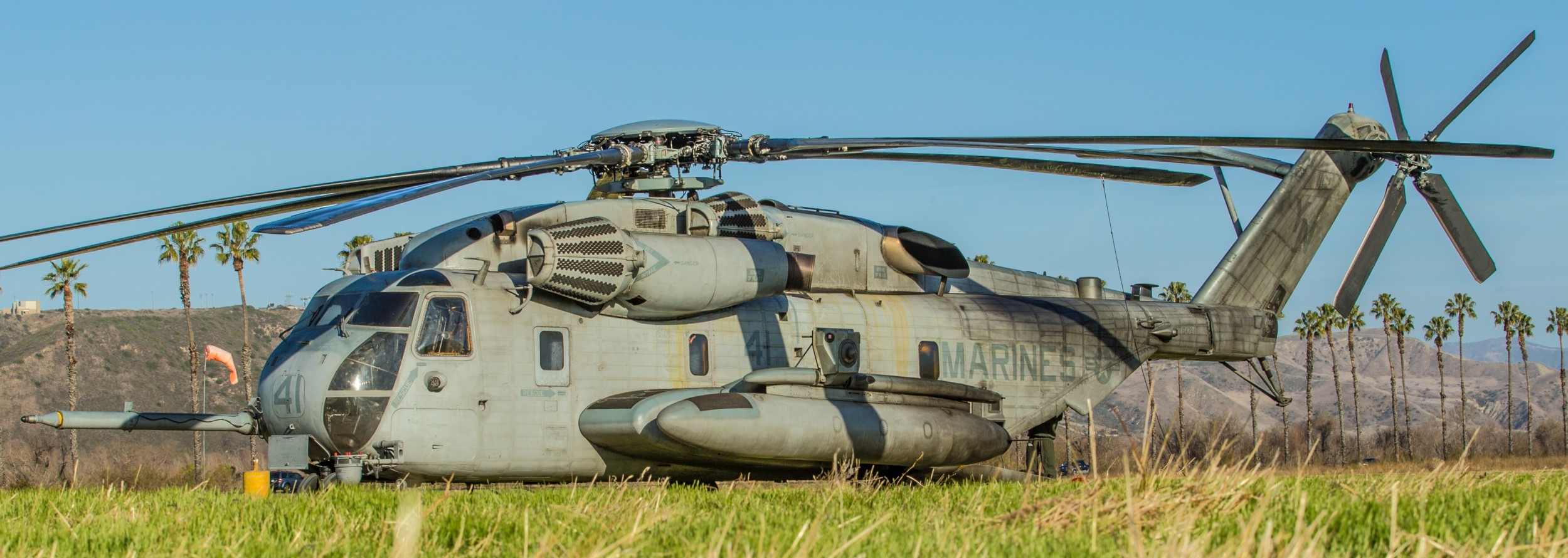 hmh-361 flying tigers marine heavy helicopter squadron usmc sikorsky ch-53e super stallion 30