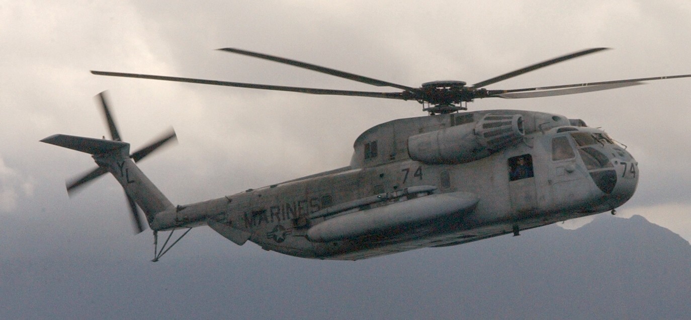 hmh-362 ugly angels marine heavy helicopter squadron usmc sikorsky ch-53d sea stallion 07 rimpac 2004