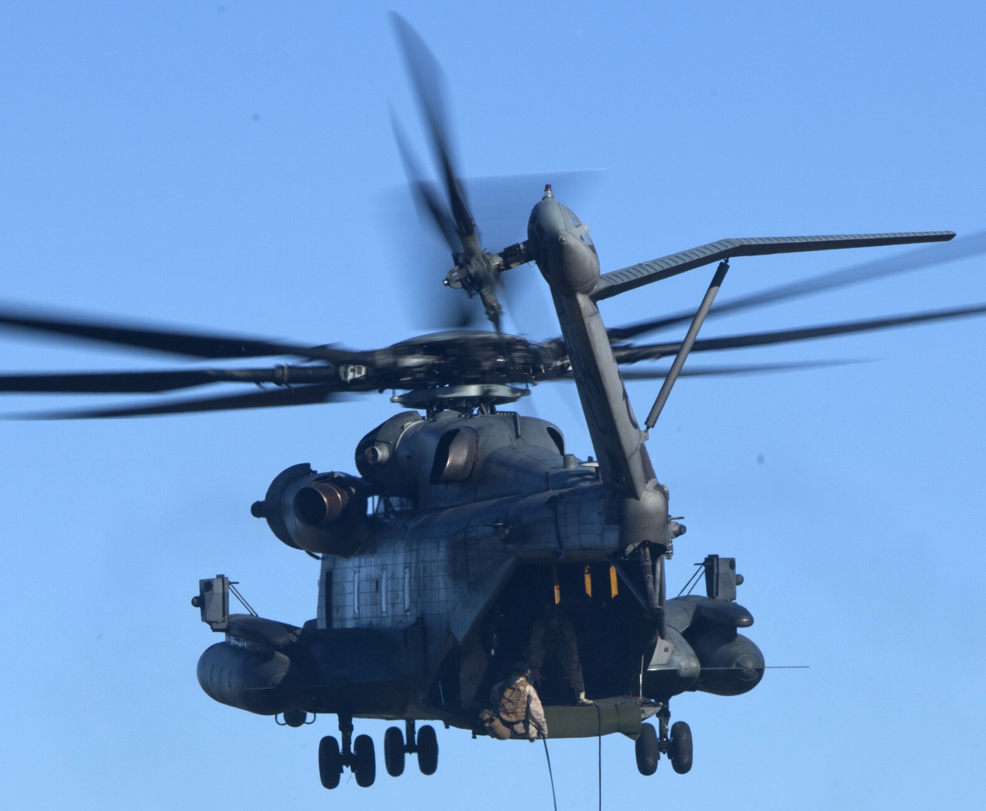 hmh-366 hammerheads marine heavy helicopter squadron usmc sikorsky ch-53e super stallion 51