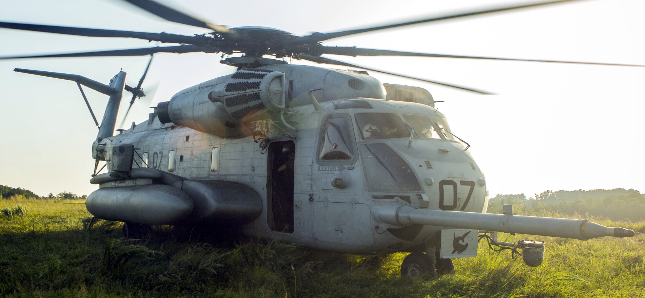 hmh-366 hammerheads marine heavy helicopter squadron usmc sikorsky ch-53e super stallion 93