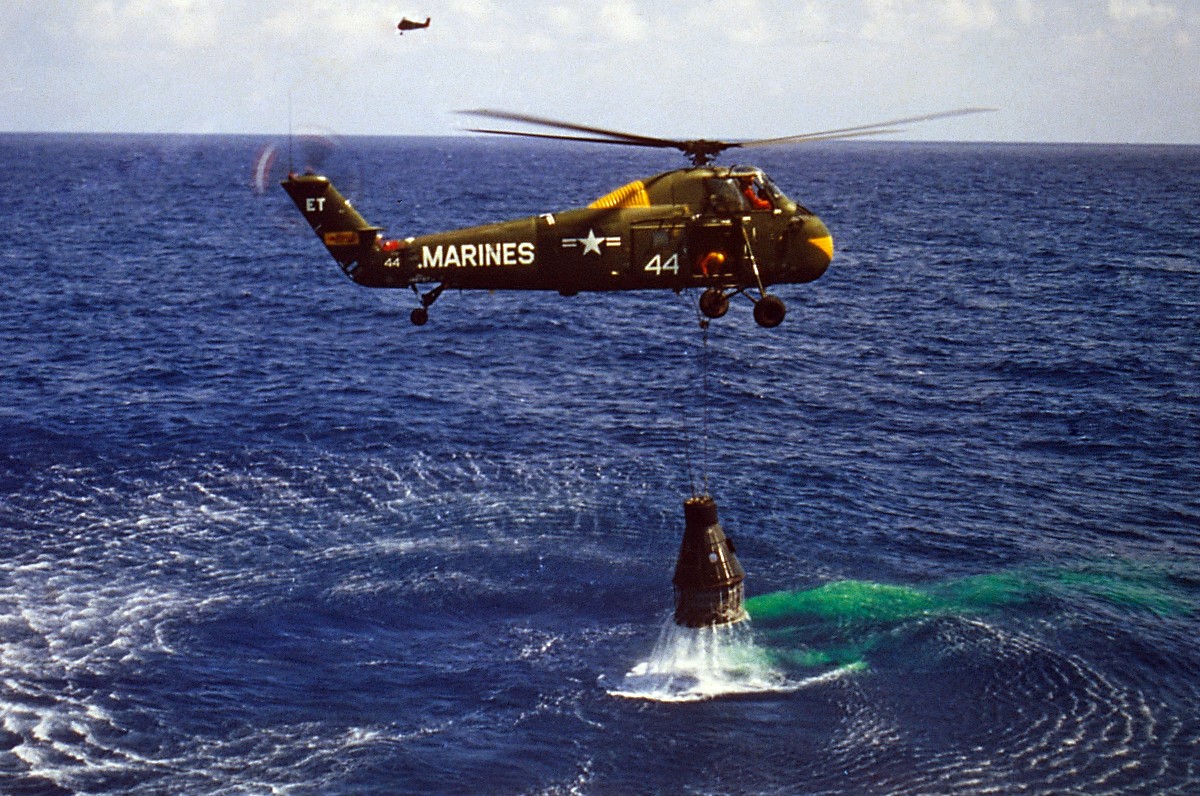 hmr(l)-262 flying tigers hus-1 seahorse marine light helicopter transport squadron nasa freedom 7 recovery 1961