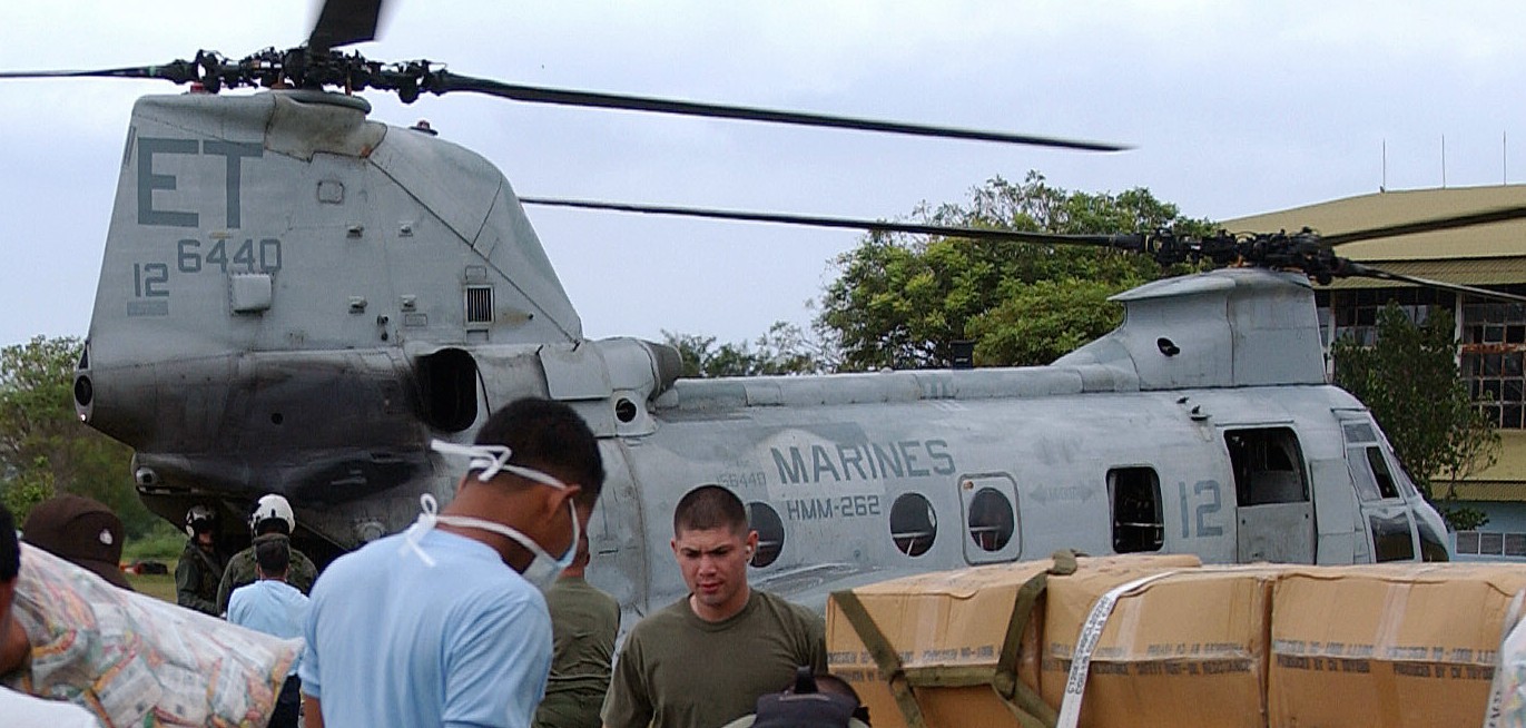 hmm-262 flying tigers ch-46e sea knight marine medium helicopter squadron usmc banda aceh indonesia 48