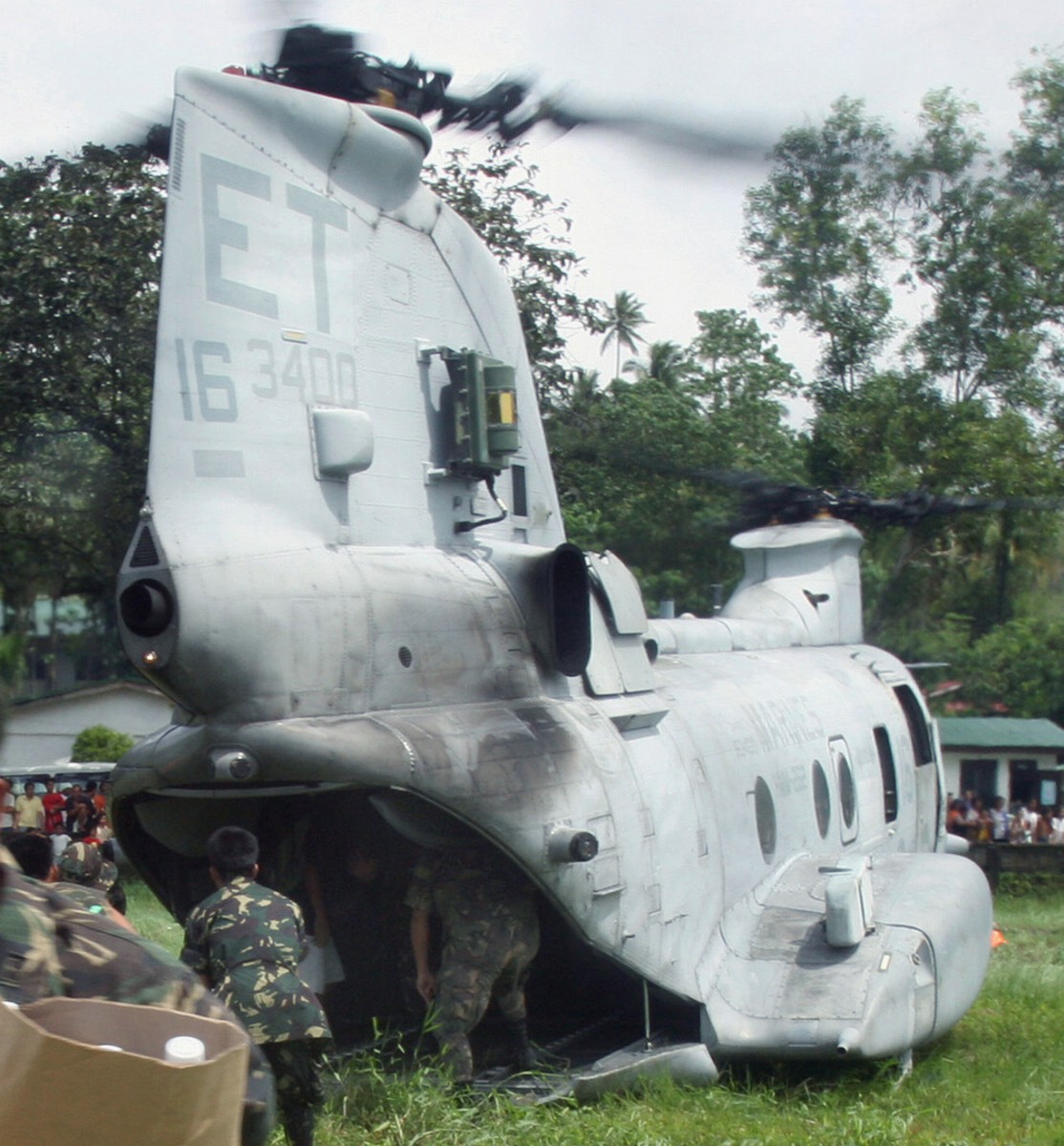 hmm-262 flying tigers ch-46e sea knight marine medium helicopter squadron usmc leyte philippines 55