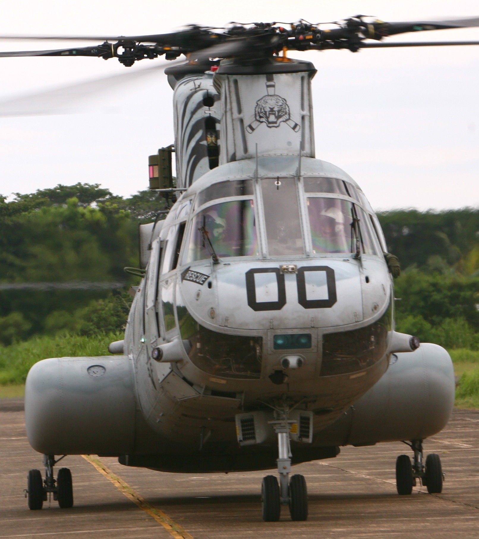 hmm-262 flying tigers ch-46e sea knight marine medium helicopter squadron usmc 90