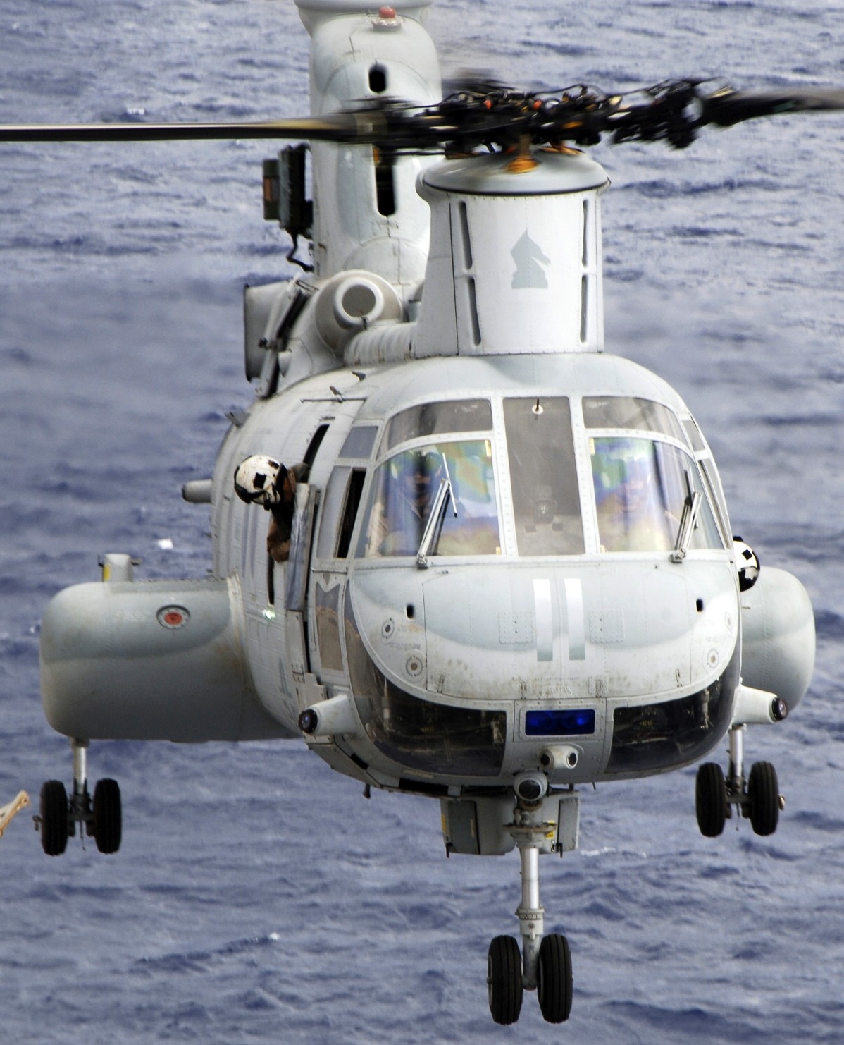 hmm-264 black knights ch-46e sea knight marine medium helicopter squadron usmc 33