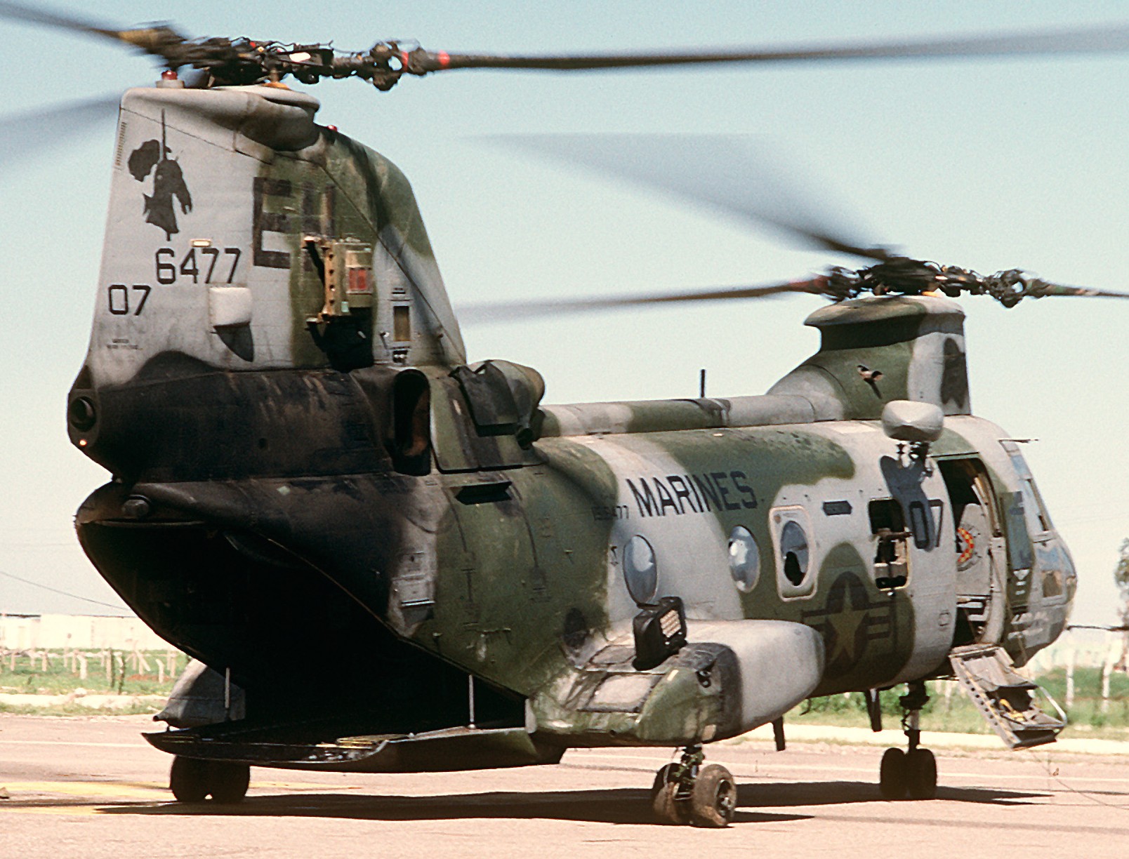 hmm-264 black knights ch-46e sea knight marine medium helicopter squadron usmc 52