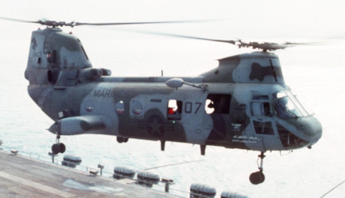 hmm-264 black knights ch-46e sea knight marine medium helicopter squadron usmc 56