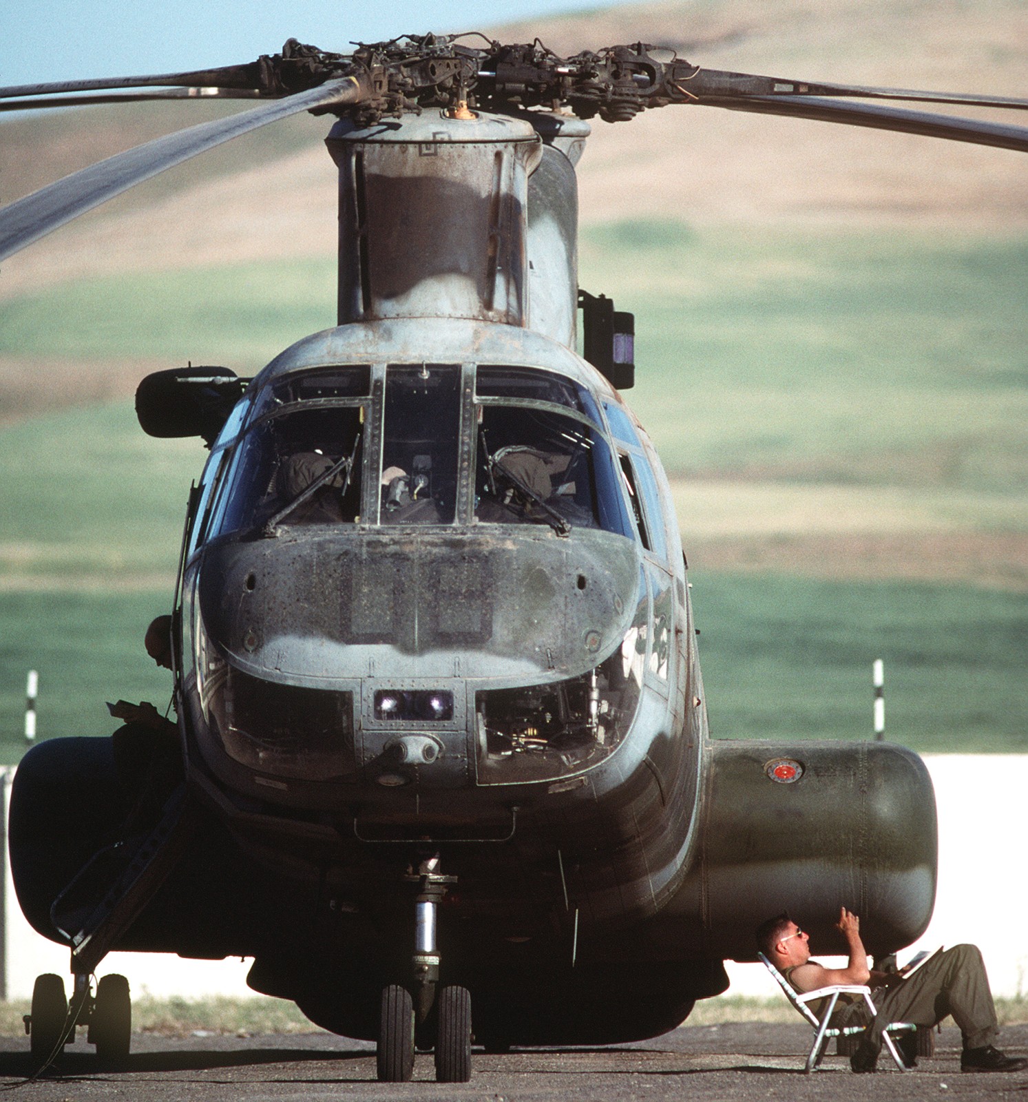 hmm-264 black knights ch-46e sea knight marine medium helicopter squadron usmc iraq 1991
