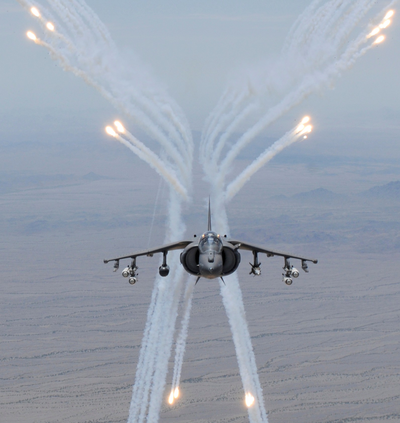 vmat-203 hawks marine attack training squadron av-8b harrier ii mcas yuma arizona 31p