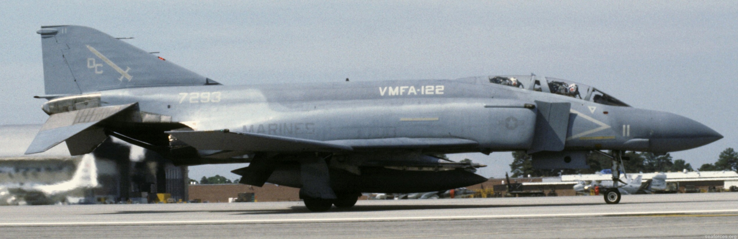 vmfa-122 crusaders f-4s phantom marine fighter attack squadron 30 mcas cherry point