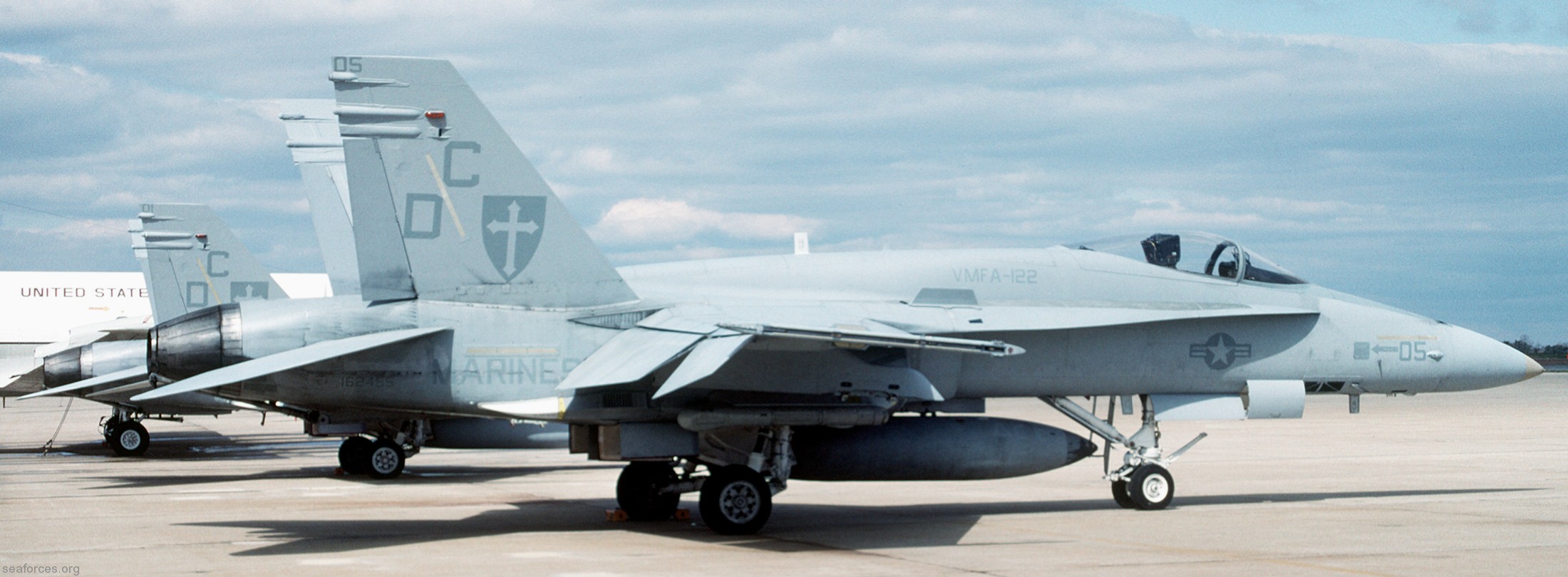 vmfa-122 crusaders f/a-18a hornet marine fighter attack squadron 70