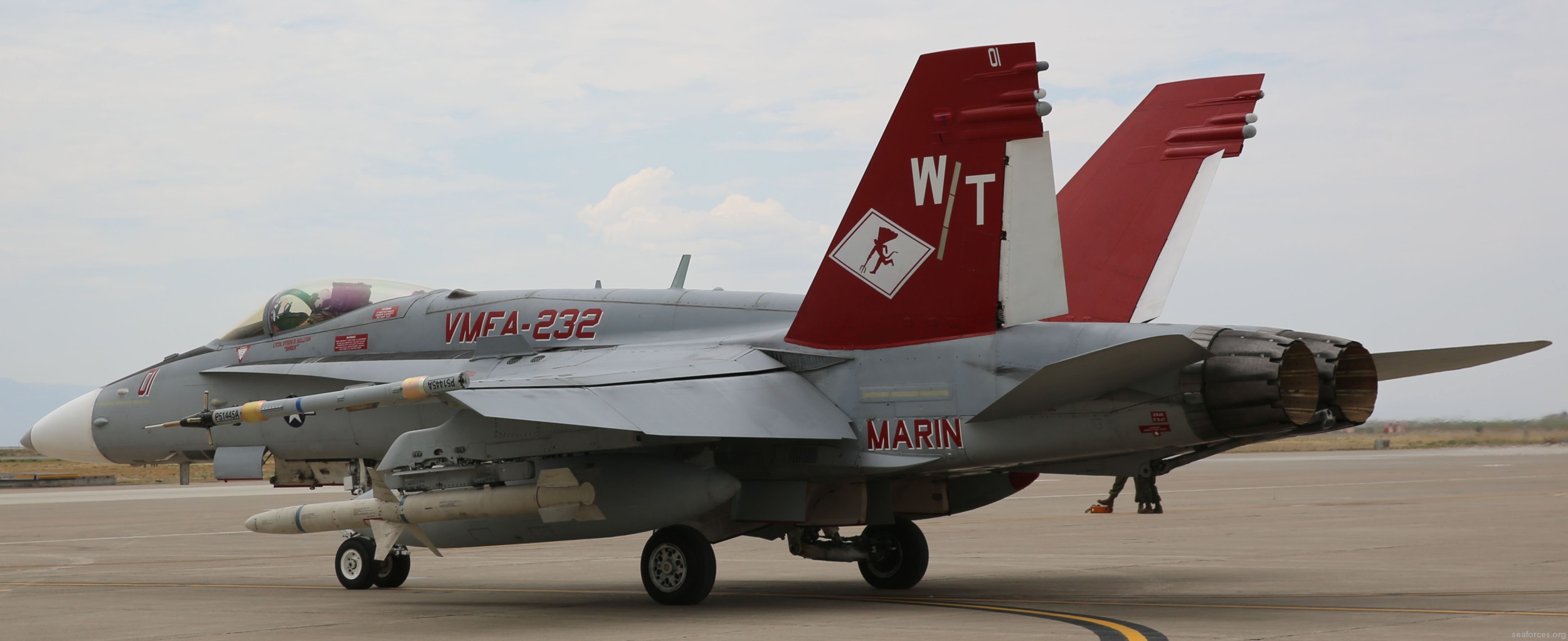 vmfa-232 red devils marine fighter attack squadron usmc f/a-18c hornet 144 mountain home afb idaho