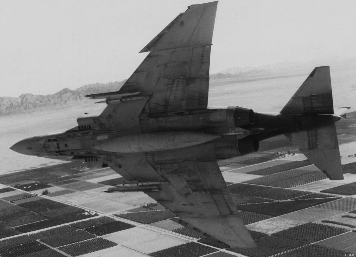 vmfa-232 red devils marine fighter attack squadron usmc f-4j phantom ii 196 mcas yuma arizona