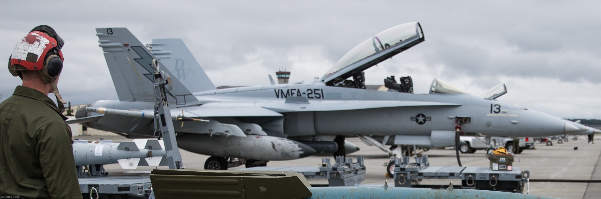 vmfa-251 thunderbolts marine fighter attack squadron f/a-18d hornet 97