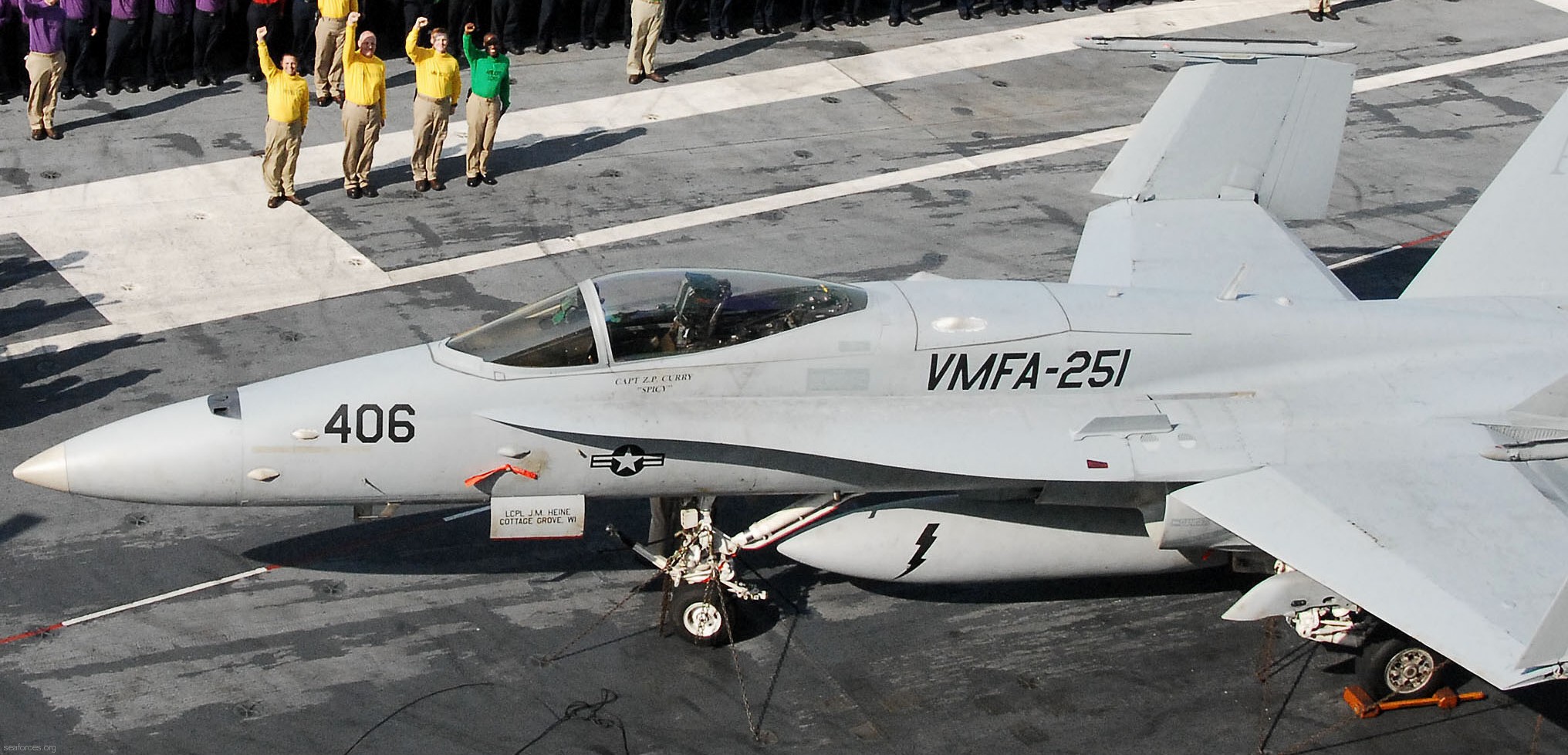 vmfa-251 thunderbolts marine fighter attack squadron f/a-18c hornet uss george h. w. bush cvn-77 155