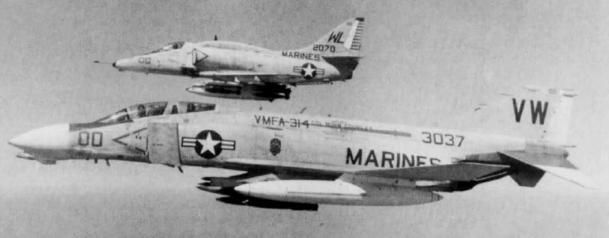 vmfa-314 black knights marine fighter attack squadron f-4b phantom ii 74 vietnam war