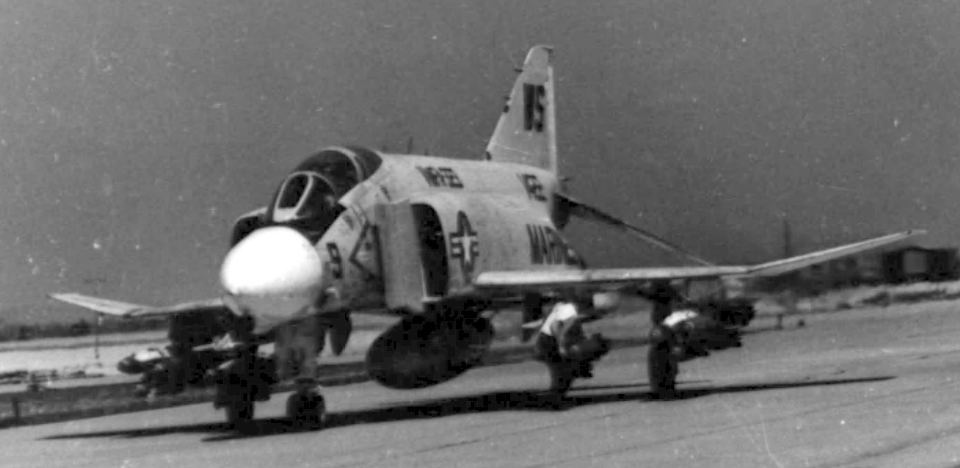 vmfa-323 death rattlers marine fighter attack squadron f-4b phantom ii 116 vietnam war da nang