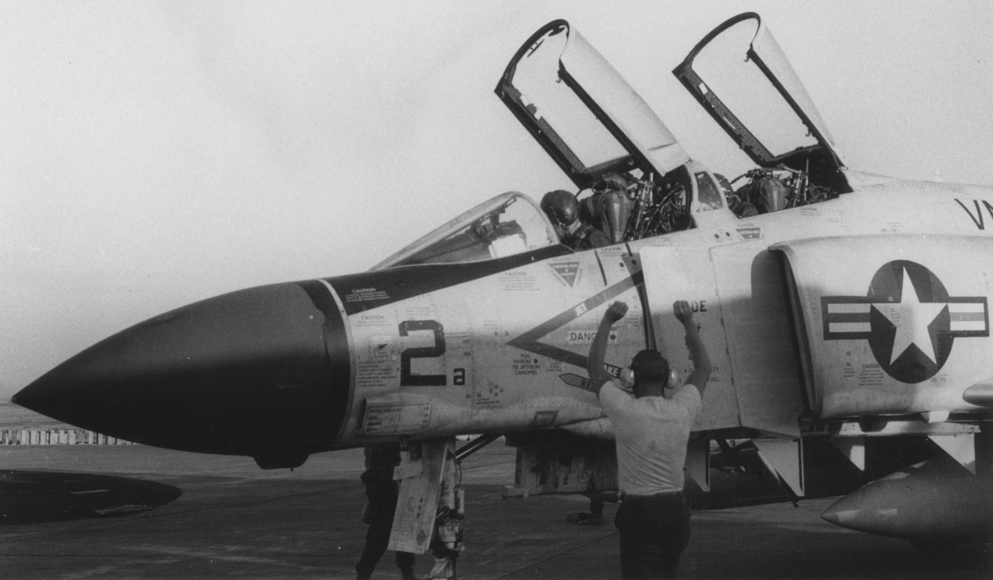 vmfa-334 falcons marine fighter attack squadron usmc f-4j phantom ii vietnam war 03