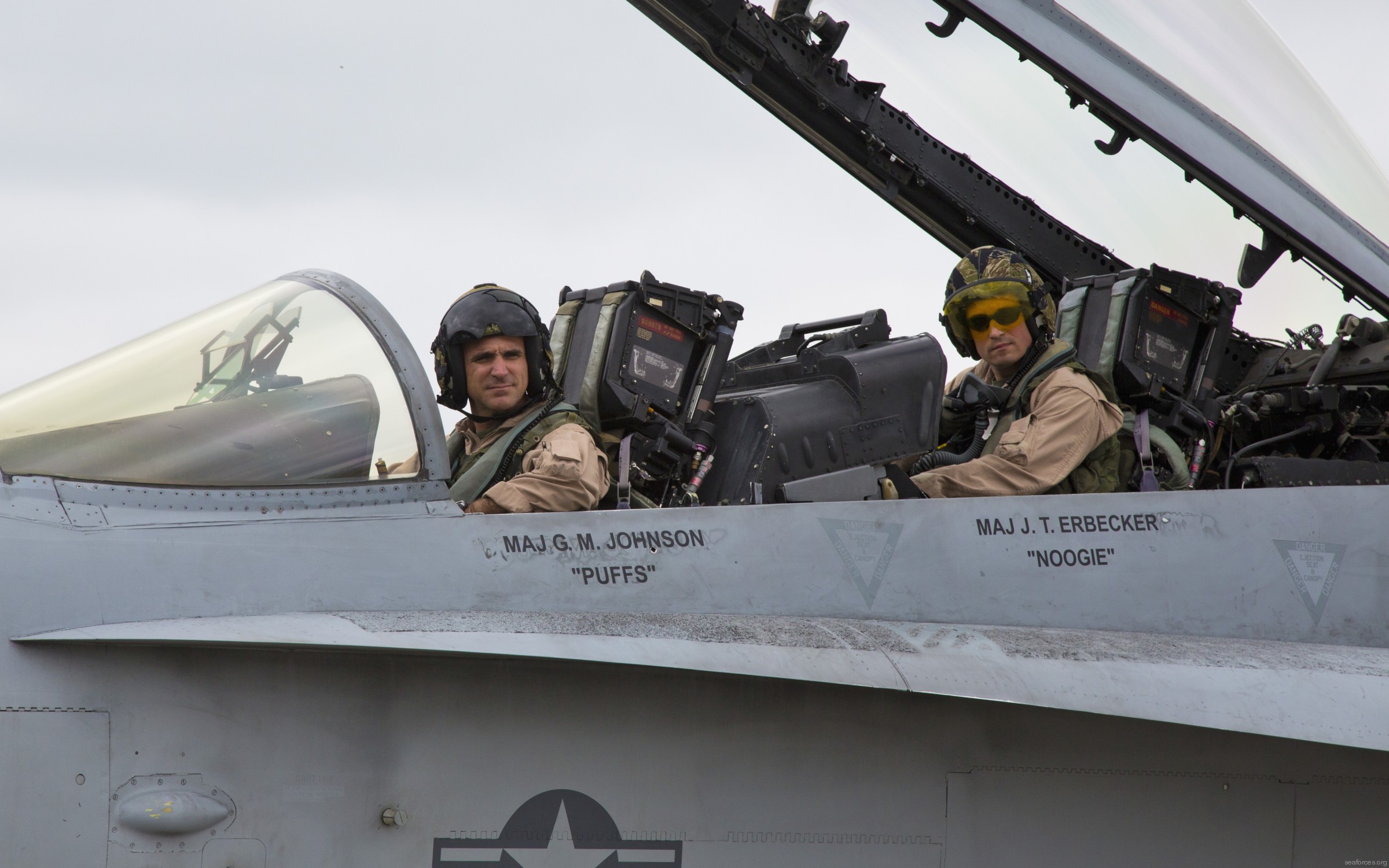 vmfa(aw)-224 bengals marine fighter attack squadron usmc f/a-18d hornet 15