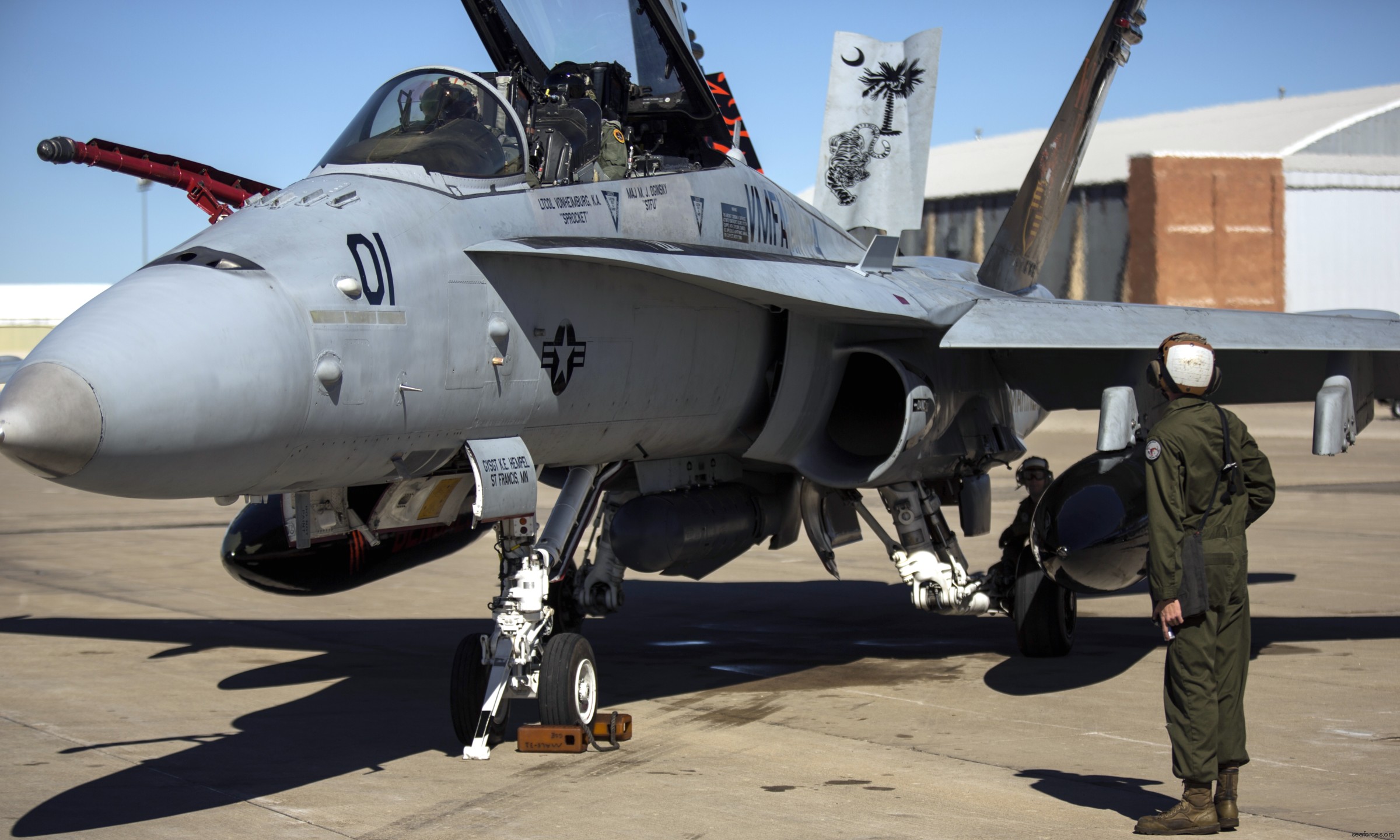 vmfa(aw)-224 bengals marine fighter attack squadron usmc f/a-18d hornet 59
