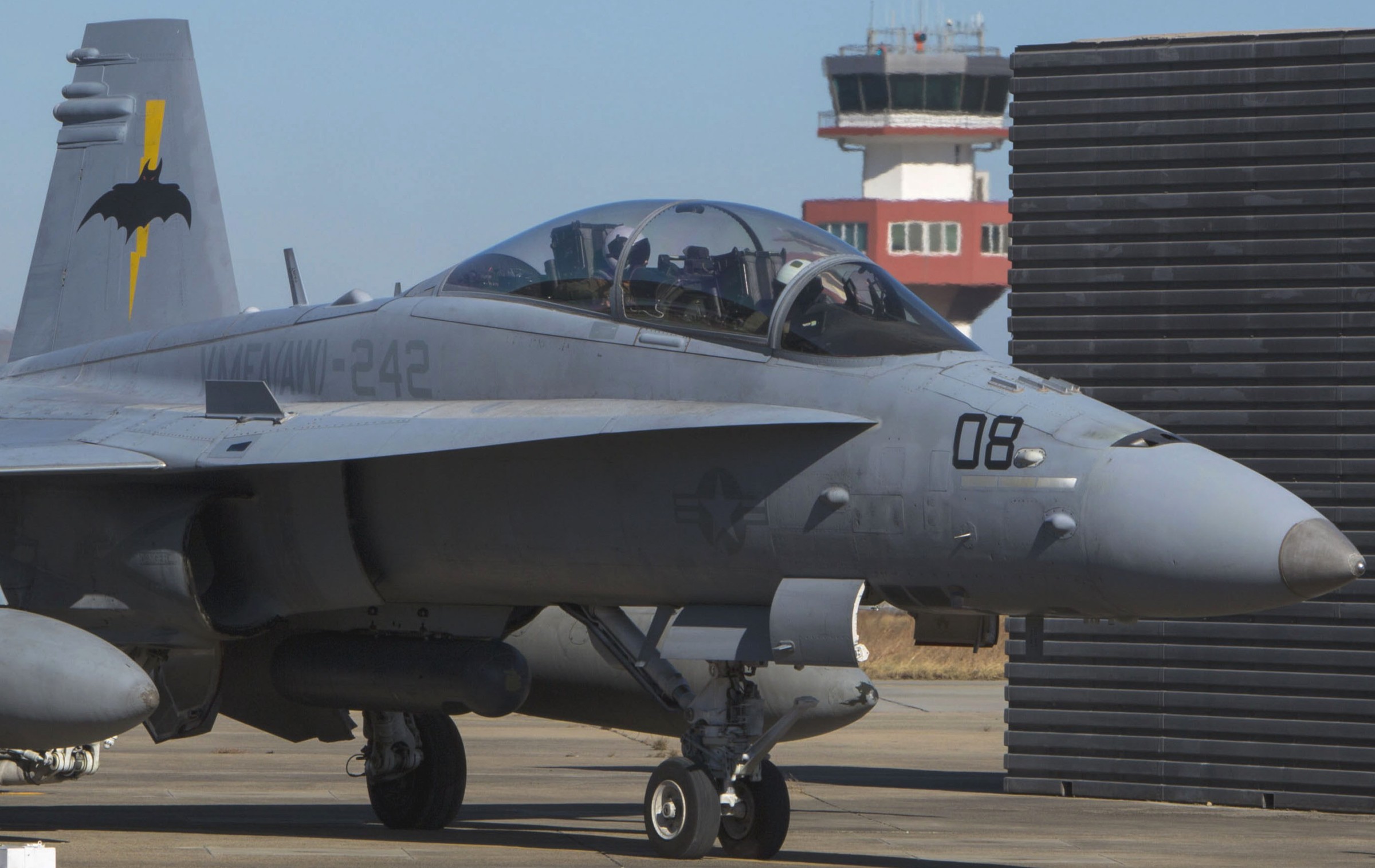 vmfa(aw)-242 bats marine all-weather fighter attack squadron usmc f/a-18d hornet 85 pohang korea