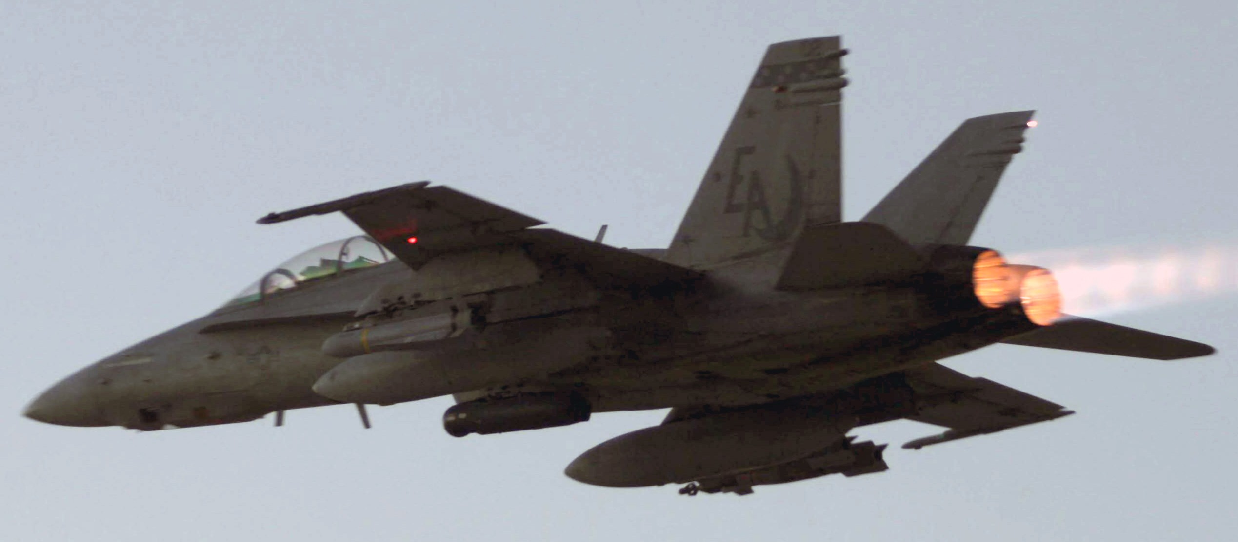 vmfa(aw)-332 moonlighters marine fighter attack squadron all-weather f/a-18d hornet 16