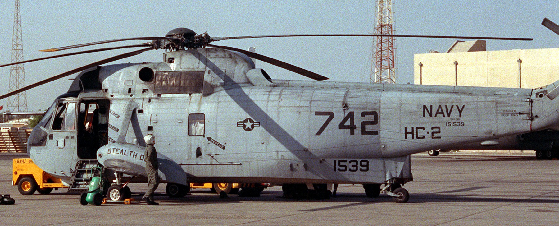 hc-2 fleet angels helicopter combat support squadron us navy sh-3g sea king 23 desert shield