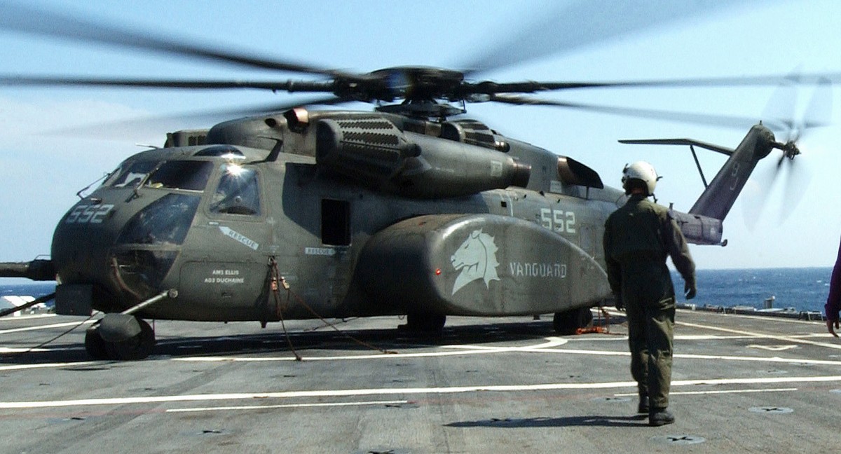 hm-14 vanguard helicopter mine countermeasures squadron navy mh-53e sea dragon 49 uss trenton lpd-14