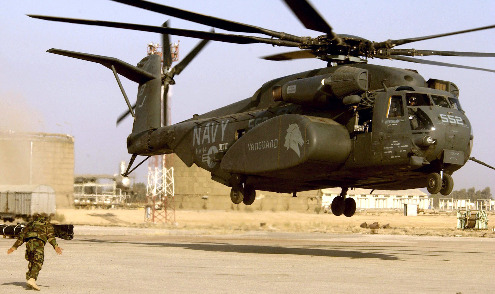 hm-14 vanguard helicopter mine countermeasures squadron navy mh-53e sea dragon 53 umm quasr iraq