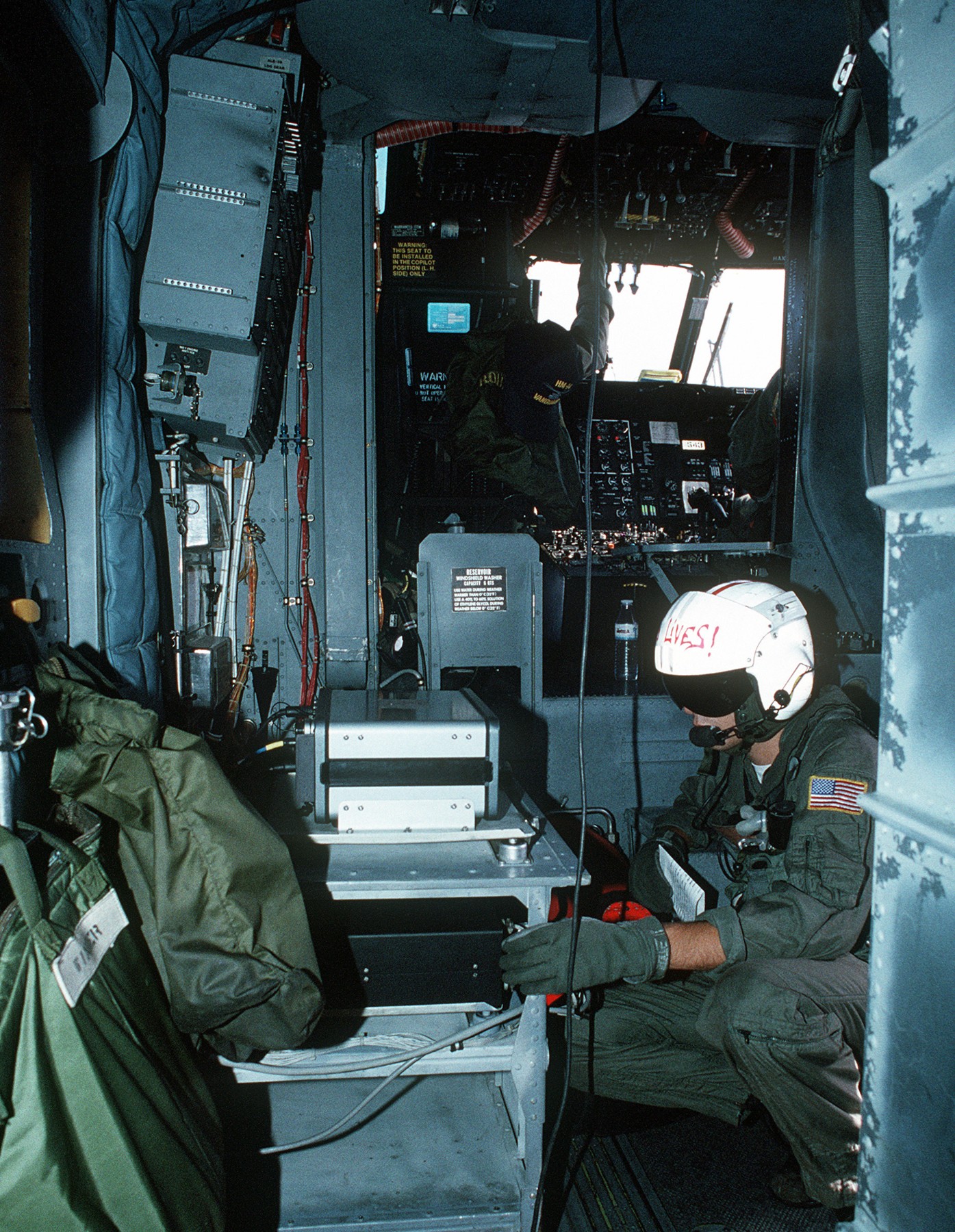 hm-14 vanguard helicopter mine countermeasures squadron navy mh-53e sea dragon 63 inside view