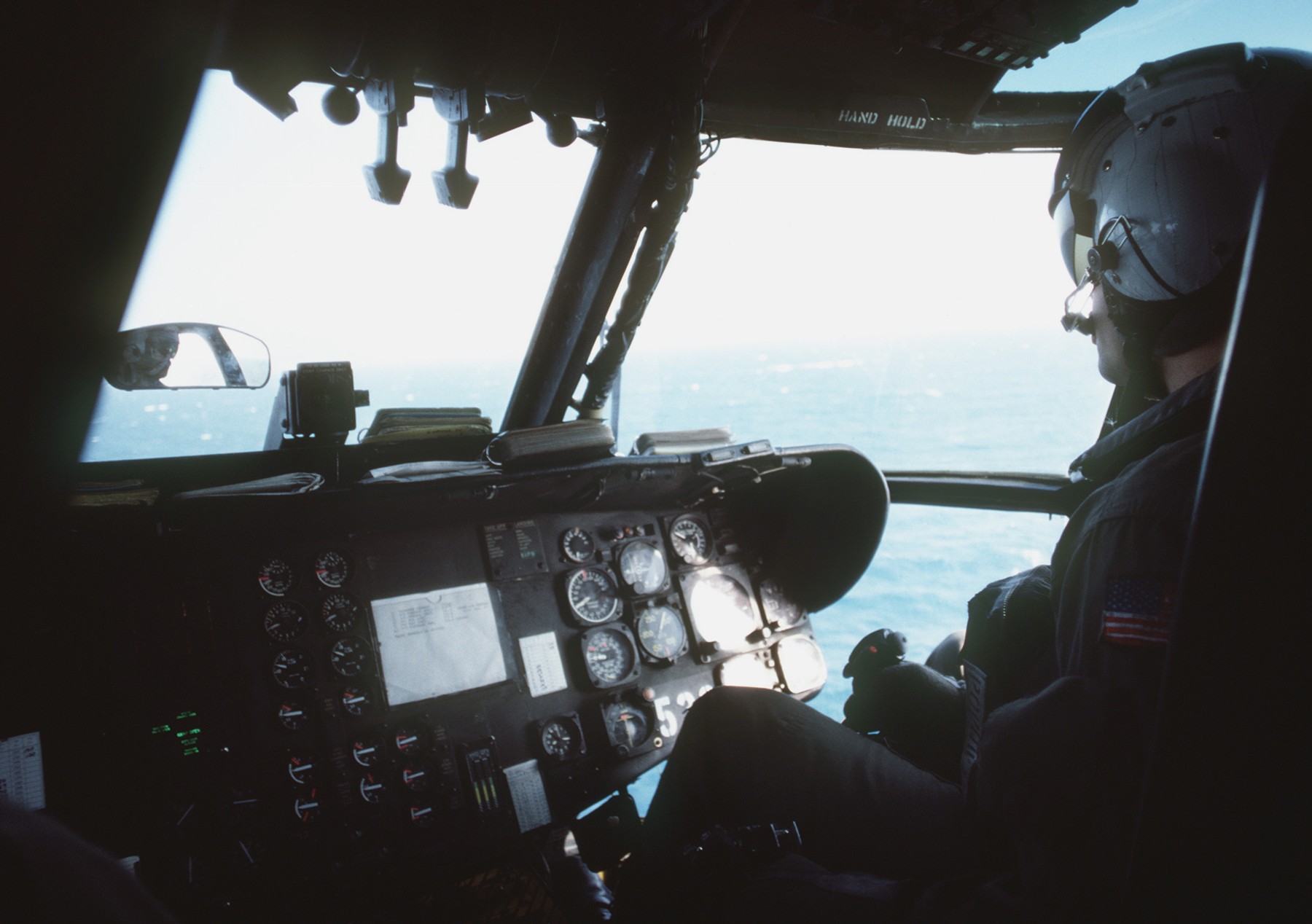 hm-14 vanguard helicopter mine countermeasures squadron navy rh-53d sea stallion 74 cockpit
