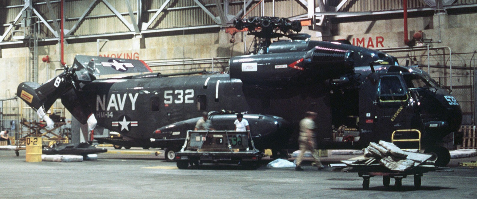 hm-14 vanguard helicopter mine countermeasures squadron navy rh-53d sea stallion 78