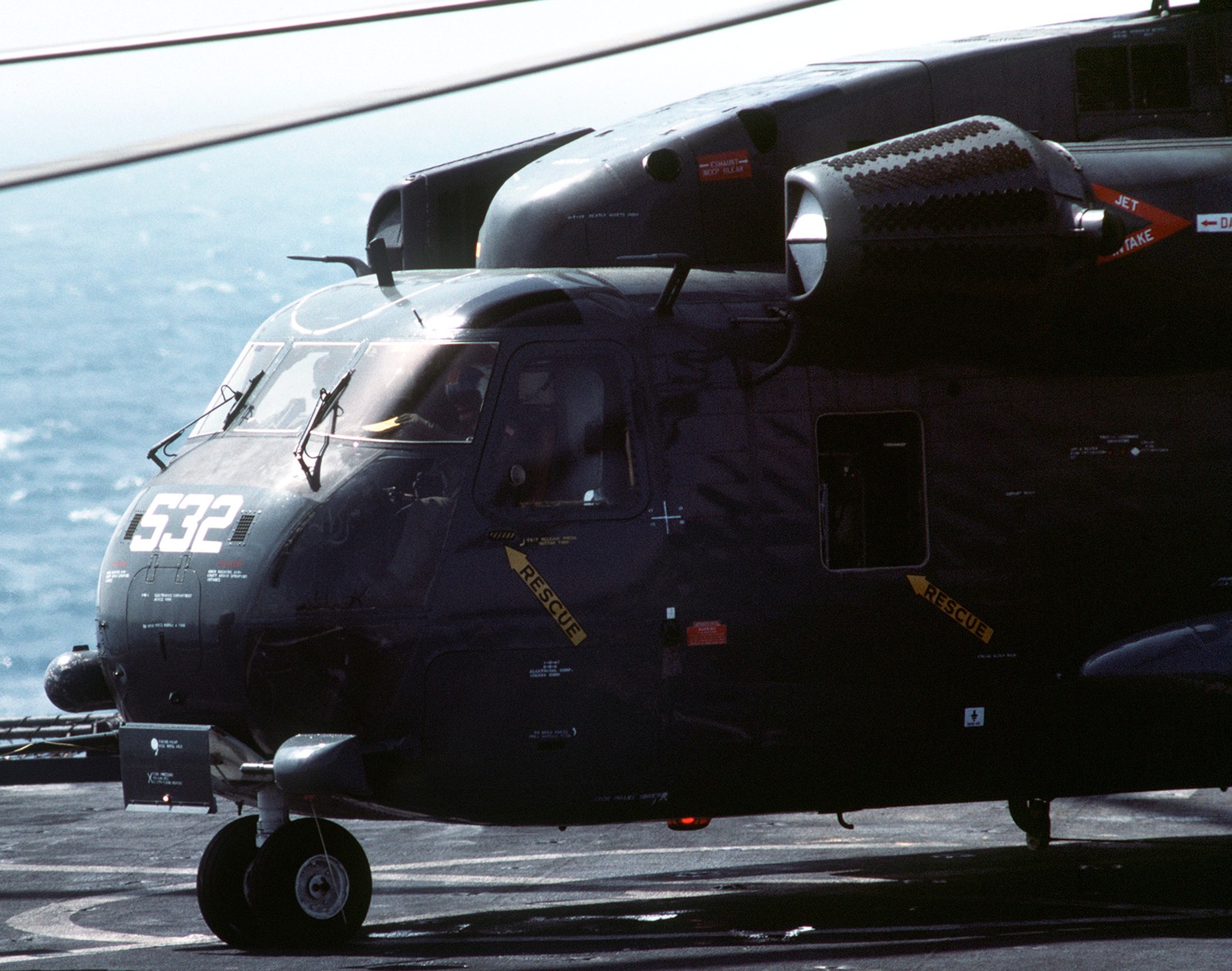 hm-14 vanguard helicopter mine countermeasures squadron navy rh-53d sea stallion 92