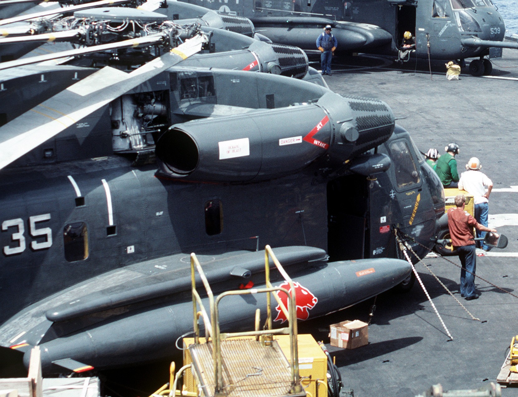 hm-14 vanguard helicopter mine countermeasures squadron navy rh-53d sea stallion 96