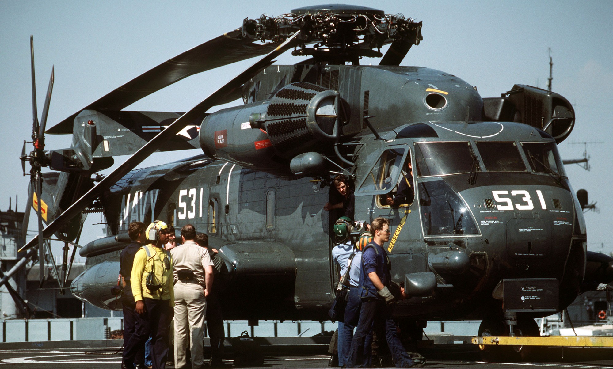 hm-14 vanguard helicopter mine countermeasures squadron navy rh-53d sea stallion 99 uss shreveport lpd-12 operation intense look 1984