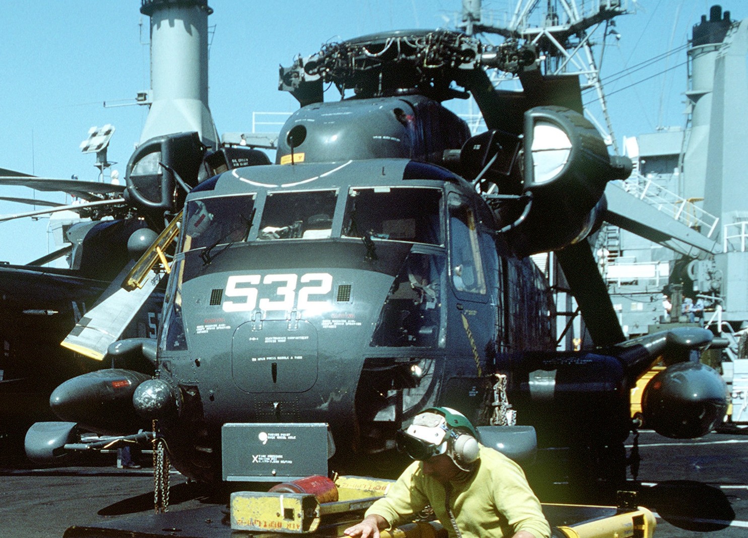 hm-14 vanguard helicopter mine countermeasures squadron navy rh-53d sea stallion 168