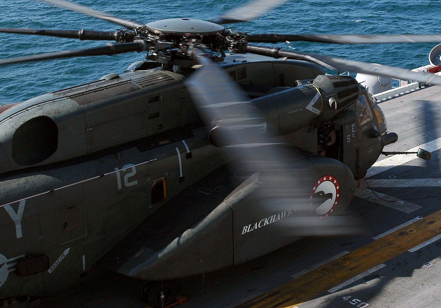 hm-15 blackhawks helicopter mine countermeasures squadron navy mh-53e sea dragon 67 uss iwo jima lhd-7