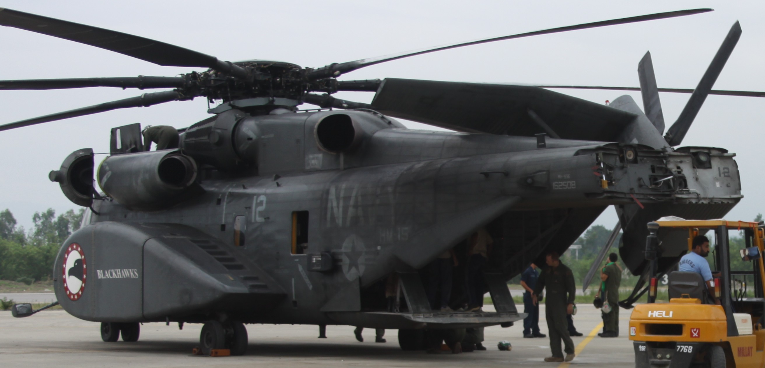 hm-15 blackhawks helicopter mine countermeasures squadron navy mh-53e sea dragon 120 pakistan