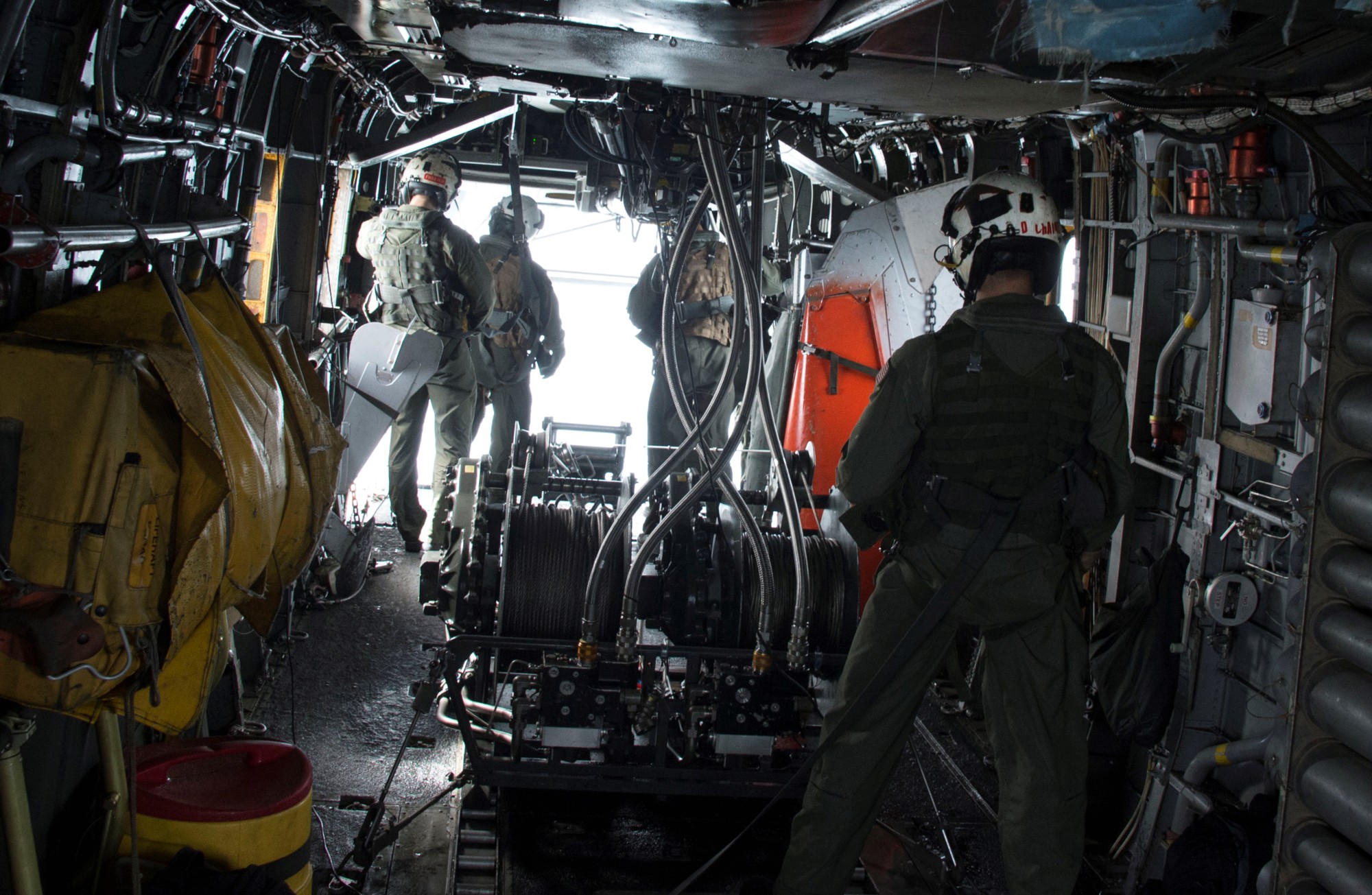 hm-15 blackhawks helicopter mine countermeasures squadron navy mh-53e sea dragon 125 mcm equipment