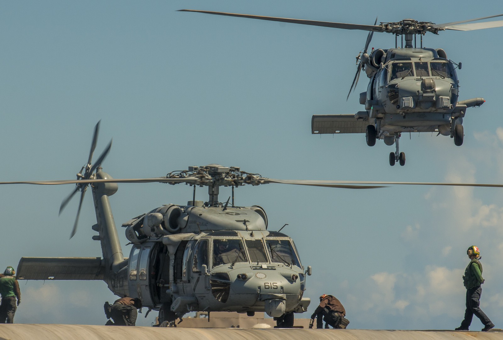 hsc-15 red lions helicopter sea combat squadron us navy mh-60s seahawk cvw-17 uss carl vinson cvn-70 93