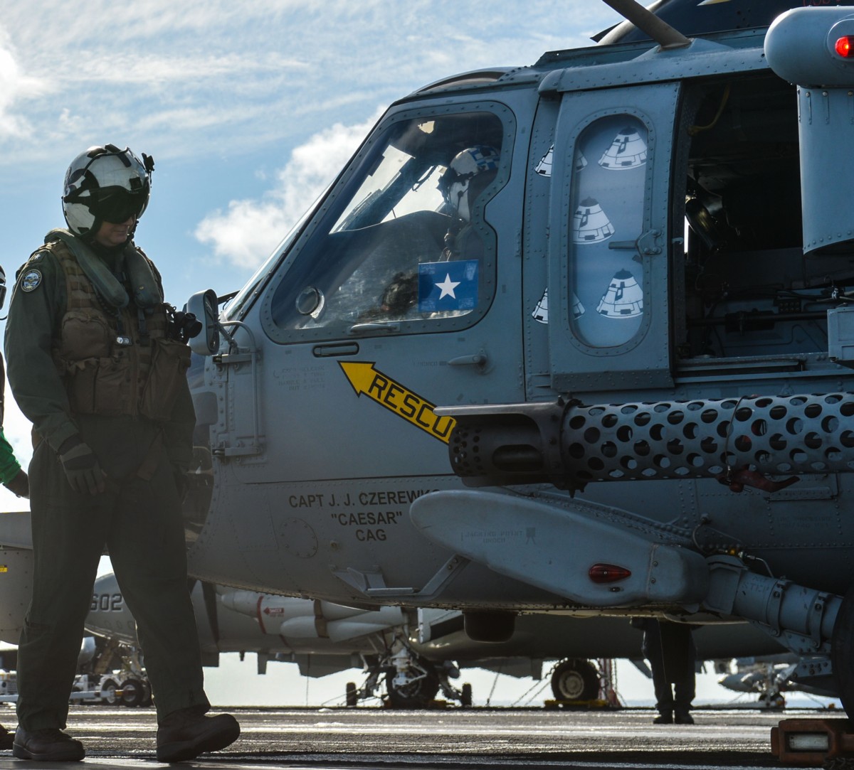 hsc-4 black knights helicopter sea combat squadron us navy mh-60s seahawk 2014 15 gatling machine gun
