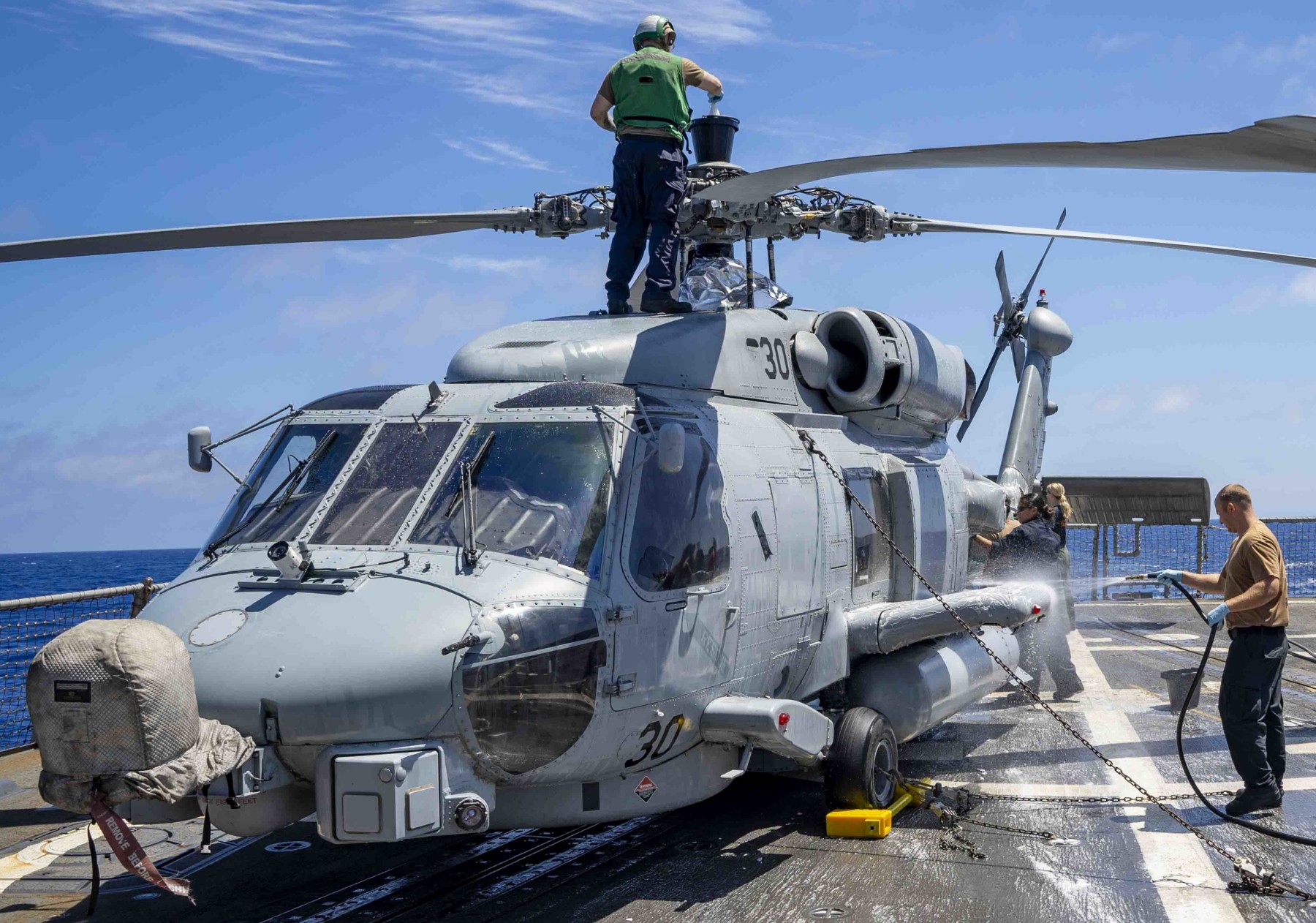 hsm-35 magicians helicopter maritime strike squadron us navy mh-60r seahawk 43