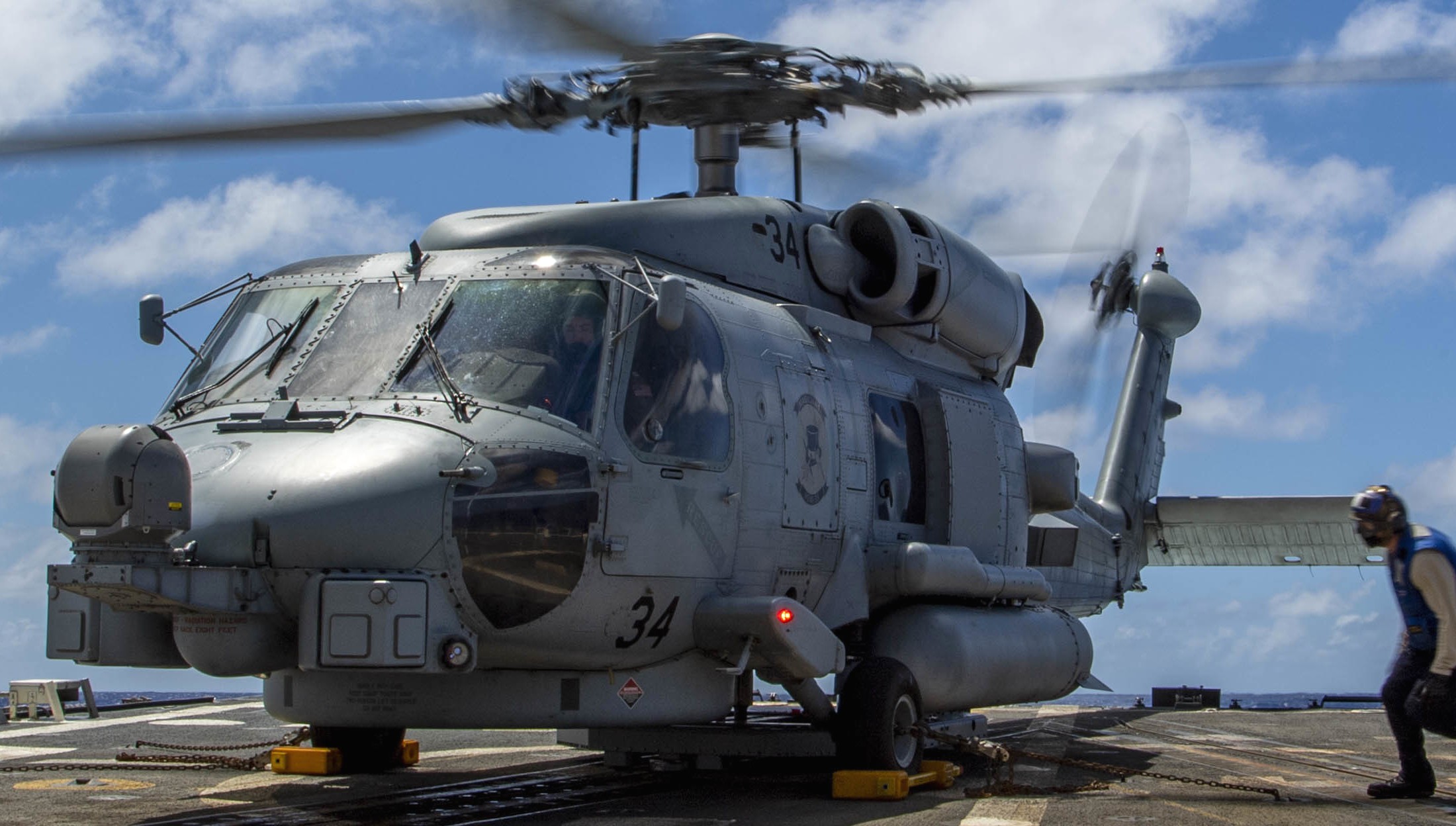 hsm-35 magicians helicopter maritime strike squadron us navy mh-60r seahawk 62