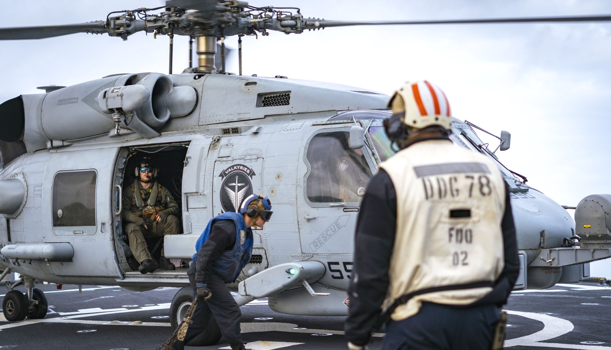 hsm-50 valkyries helicopter maritime strike squadron us navy mh-60r seahawk ddg-78 uss porter 06