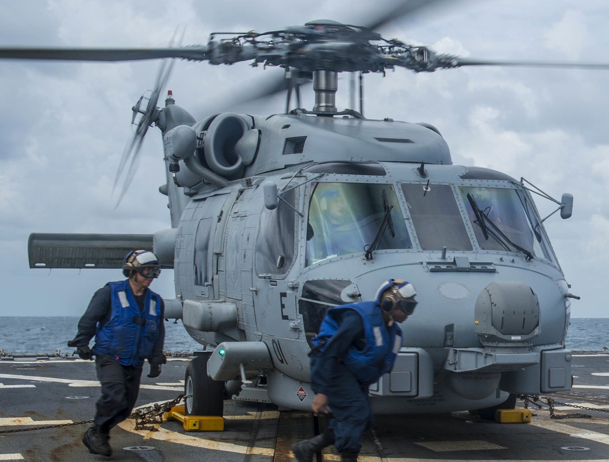 hsm-51 warlords helicopter maritime strike squadron mh-60r seahawk navy 2015 65 uss mustin ddg-89