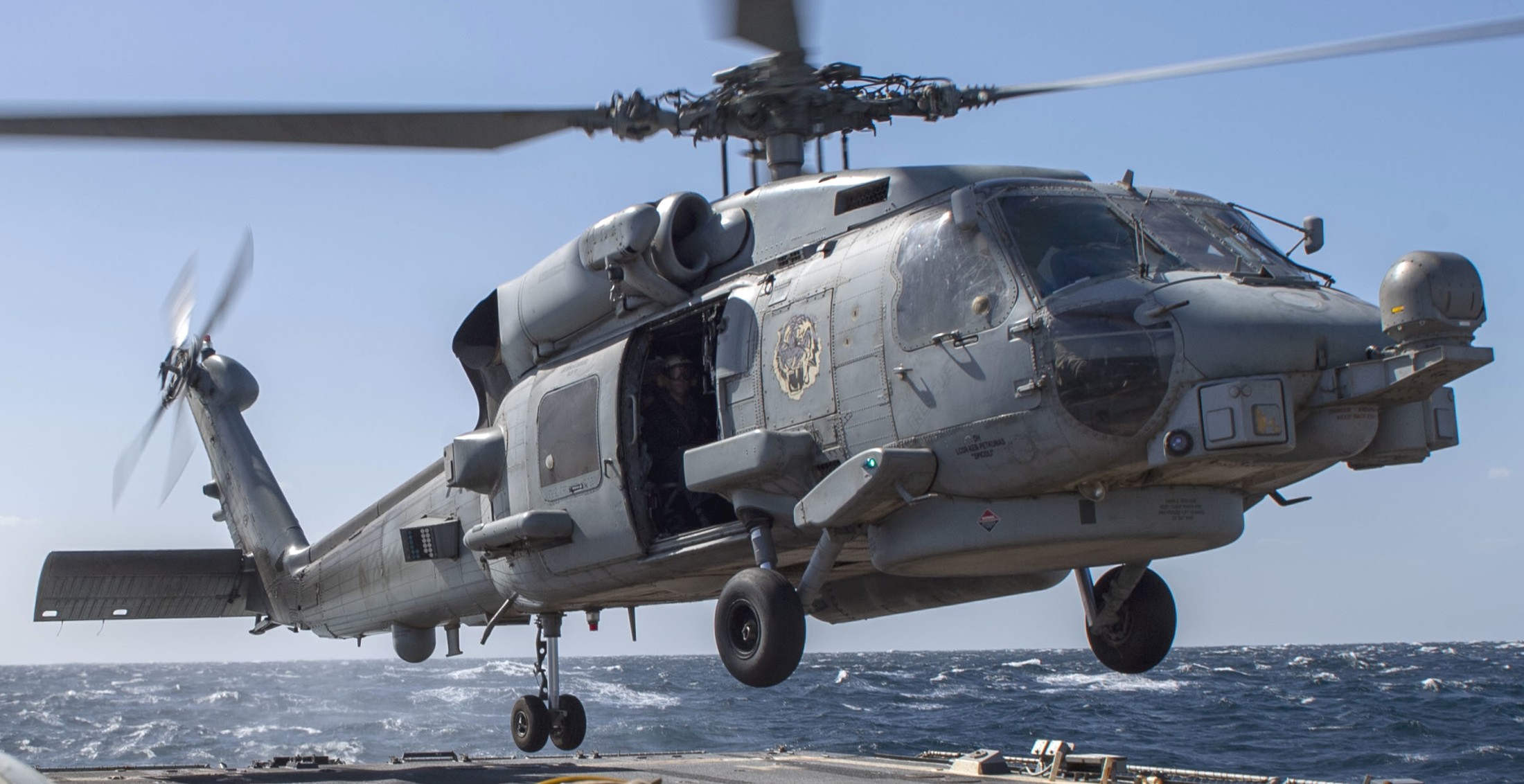 hsm-73 battlecats helicopter maritime strike squadron mh-60r seahawk ddg-104 uss sterett 55